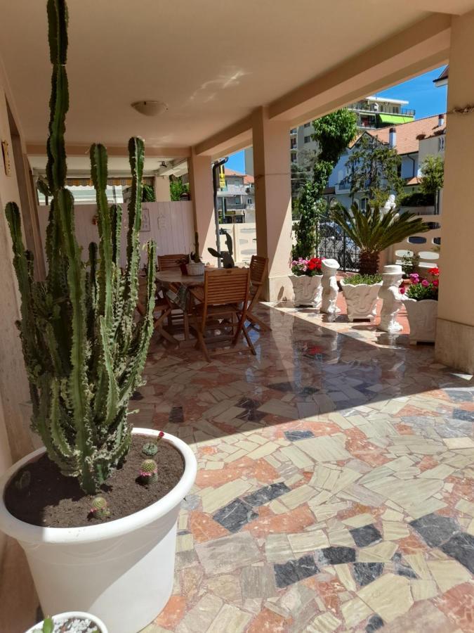 Bouganville Casa Vacanza Ambiente Climatizzato Con Wi Fi Pineto Zewnętrze zdjęcie